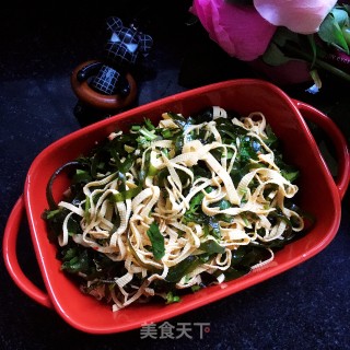 凉拌豆皮海带丝的做法步骤：9