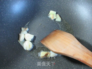 十三香龙虾尾的做法步骤：2