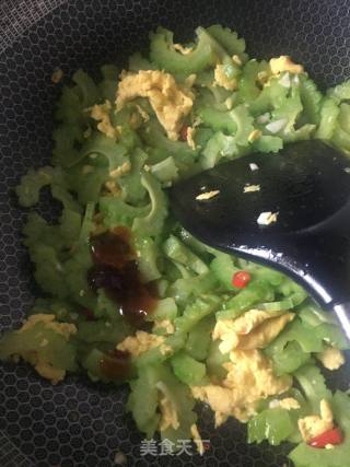 苦瓜炒蛋的做法步骤：5