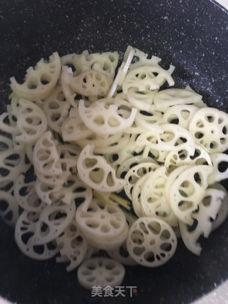 姜丝藕片的做法步骤：3