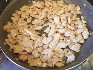 韭菜莲藕炒鸡肉的做法步骤：5