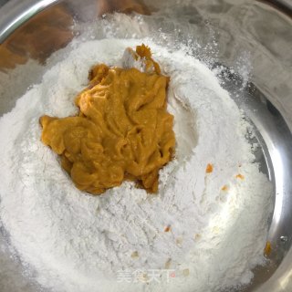 薯条豆沙包的做法步骤：2