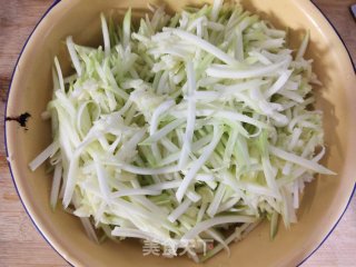 全麦西葫芦鸡蛋饼的做法步骤：3