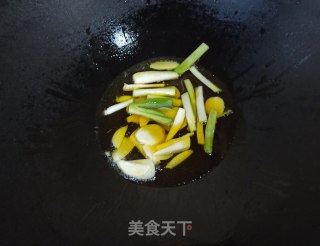 丝瓜烩皮肚的做法步骤：4