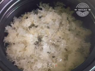 雪梨马蹄银耳羹的做法步骤：4