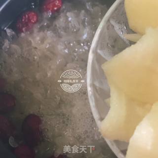 雪梨马蹄银耳羹的做法步骤：7
