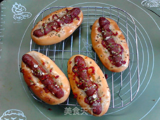 炼奶牛肉肠香葱面包的做法步骤：14
