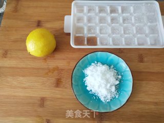 冰块柠檬水的做法步骤：1