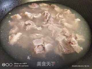 牛腩焖粉皮的做法步骤：3