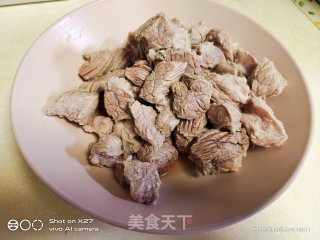 牛腩焖粉皮的做法步骤：4