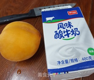 黄桃酸奶杯的做法步骤：1