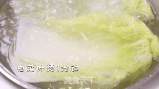 脆嫩五彩白菜卷的做法步骤：1