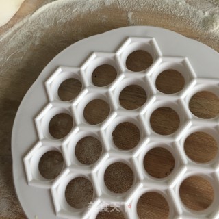 豇豆肉饺的做法步骤：18
