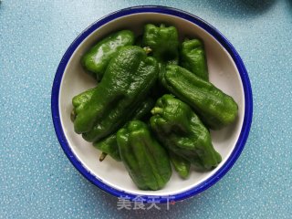 酱炒青椒的做法步骤：1