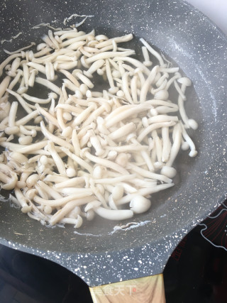 白玉菇炖鸽子的做法步骤：7