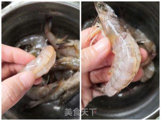 蒜香虾的做法步骤：1