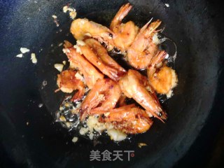 蒜香虾的做法步骤：6