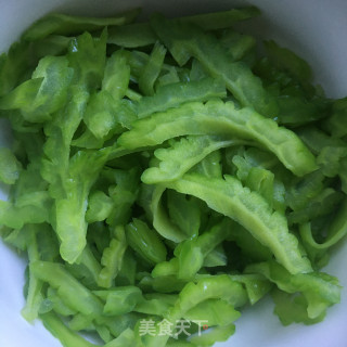 麻油拌苦瓜的做法步骤：5