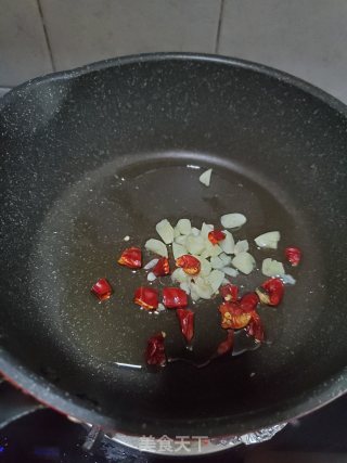 香辣炒荷兰豆的做法步骤：3