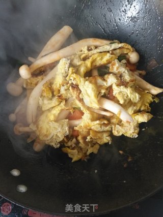 西红柿鸡蛋炒白玉菇的做法步骤：12