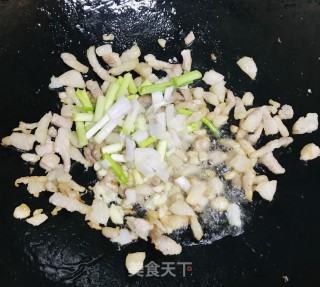 玉米胡萝卜炒肉的做法步骤：7