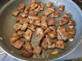 白玉菇炒牛肉的做法步骤：6