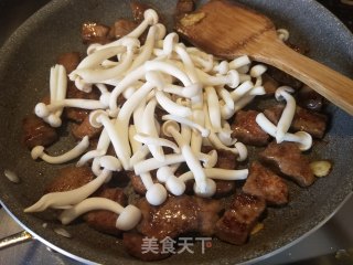 白玉菇炒牛肉的做法步骤：7