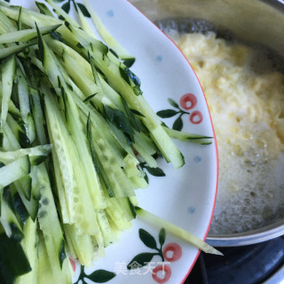 黄瓜丝蛋花汤的做法步骤：6