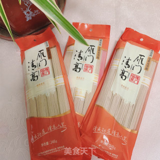教你如何把西红柿面做到简单低脂的做法步骤：1