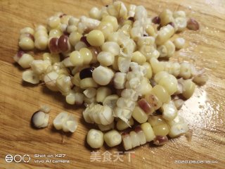 鸡蛋香瓜玉米沙拉的做法步骤：2