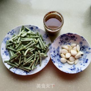 麻酱豆角的做法步骤：1