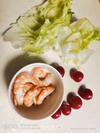 玉米生菜虾仁沙拉的做法步骤：2