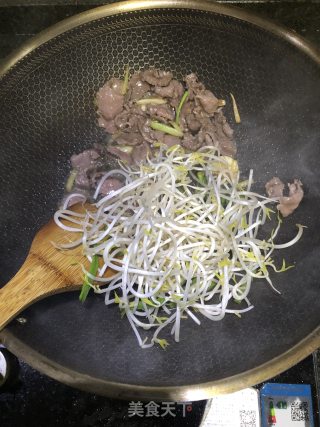 炒牛河的做法步骤：4