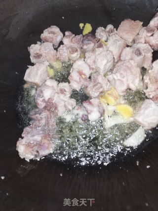 番茄土豆焖排骨的做法步骤：7