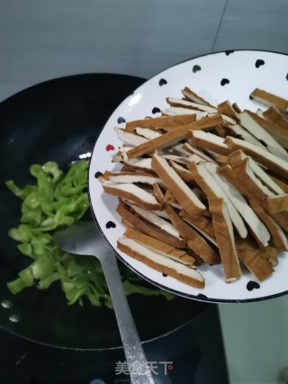 清炒豆干的做法步骤：2