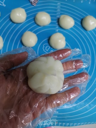 椰蓉红豆糯米糍的做法步骤：12