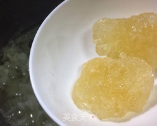 红枣雪耳炖木瓜的做法步骤：5