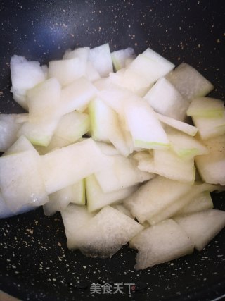 冬瓜粉丝鱼丸汤的做法步骤：4