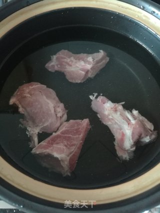桑叶扇骨汤的做法步骤：2
