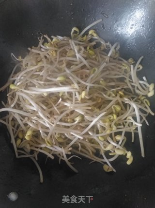 豆芽炒粉丝的做法步骤：6