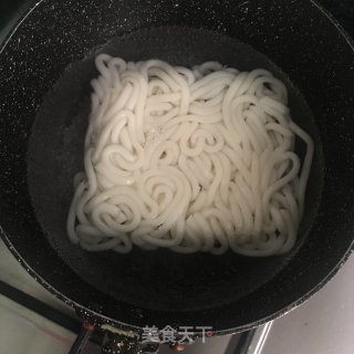 番茄牛肉乌冬面的做法步骤：10