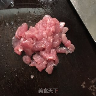 白豆干焖瘦肉的做法步骤：2