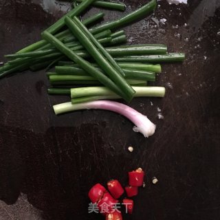 白豆干焖瘦肉的做法步骤：3