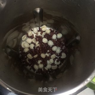 红豆莲子羹的做法步骤：2