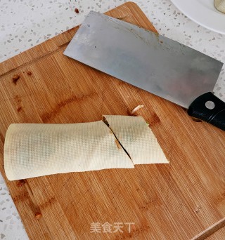 豆皮蔬菜卷的做法步骤：5