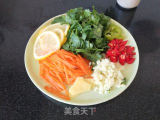 柠檬手撕鸡胸肉的做法步骤：4