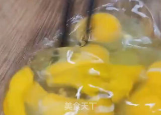 苦瓜炒蛋的做法步骤：2