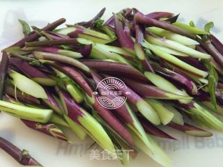 腊味炒红菜苔的做法步骤：3