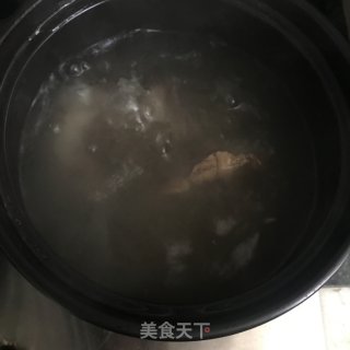 牛骨清汤的做法步骤：6