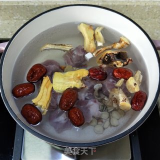 五指毛桃猪骨汤的做法步骤：3